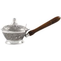 Smoking pan decorated with wooden handle